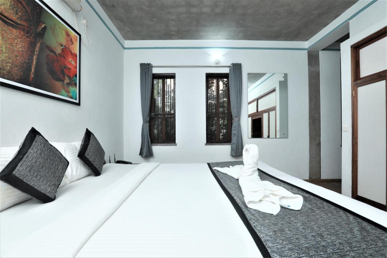 Hotel Du Palais - Auroville Beach Pondicherry Bagian luar foto